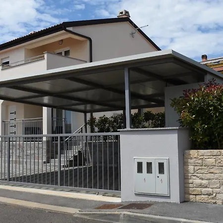 Silver Novigrad With Private Pool