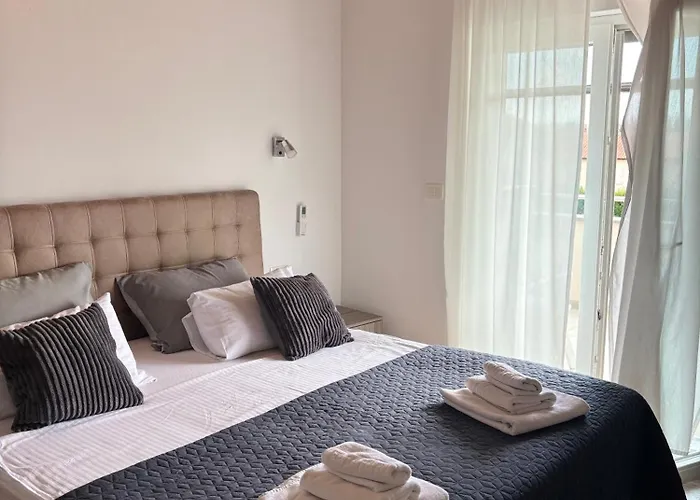 Silver Novigrad With Private Pool