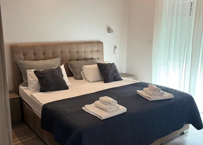 Silver Novigrad With Private Pool *