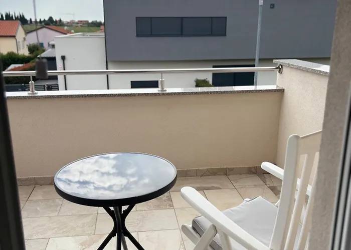 Silver Novigrad With Private Pool Βίλα