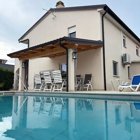 Villa Silver Novigrad With Private Pool