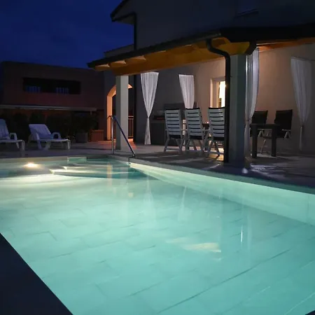 Silver Novigrad With Private Pool *