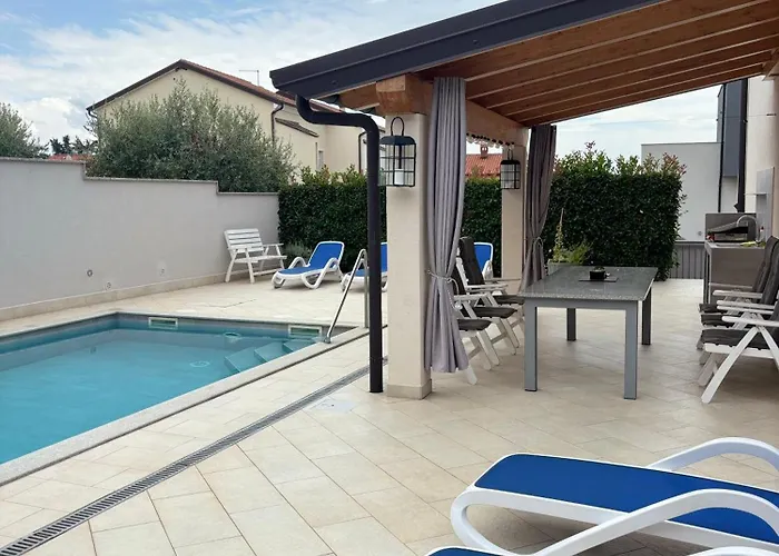 Silver Novigrad With Private Pool Villa