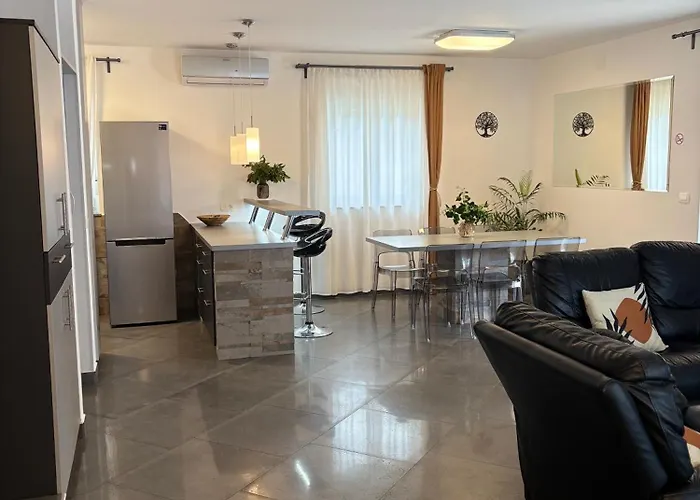 Silver Novigrad With Private Pool *