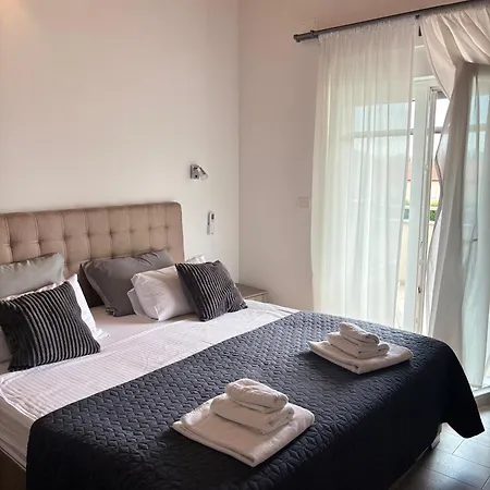 Silver Novigrad With Private Pool