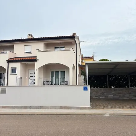 Silver Novigrad With Private Pool Villa