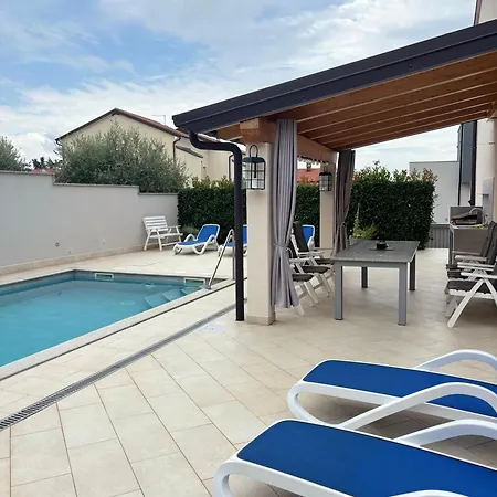 Silver Novigrad With Private Pool Villa