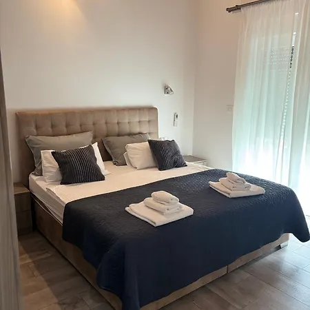 Silver Novigrad With Private Pool *